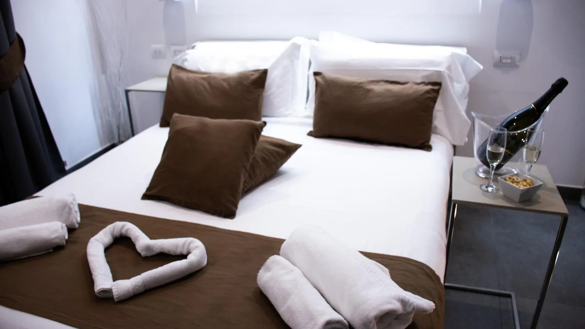Megaris Luxury Suite Rooms Neapel Bed & Breakfast