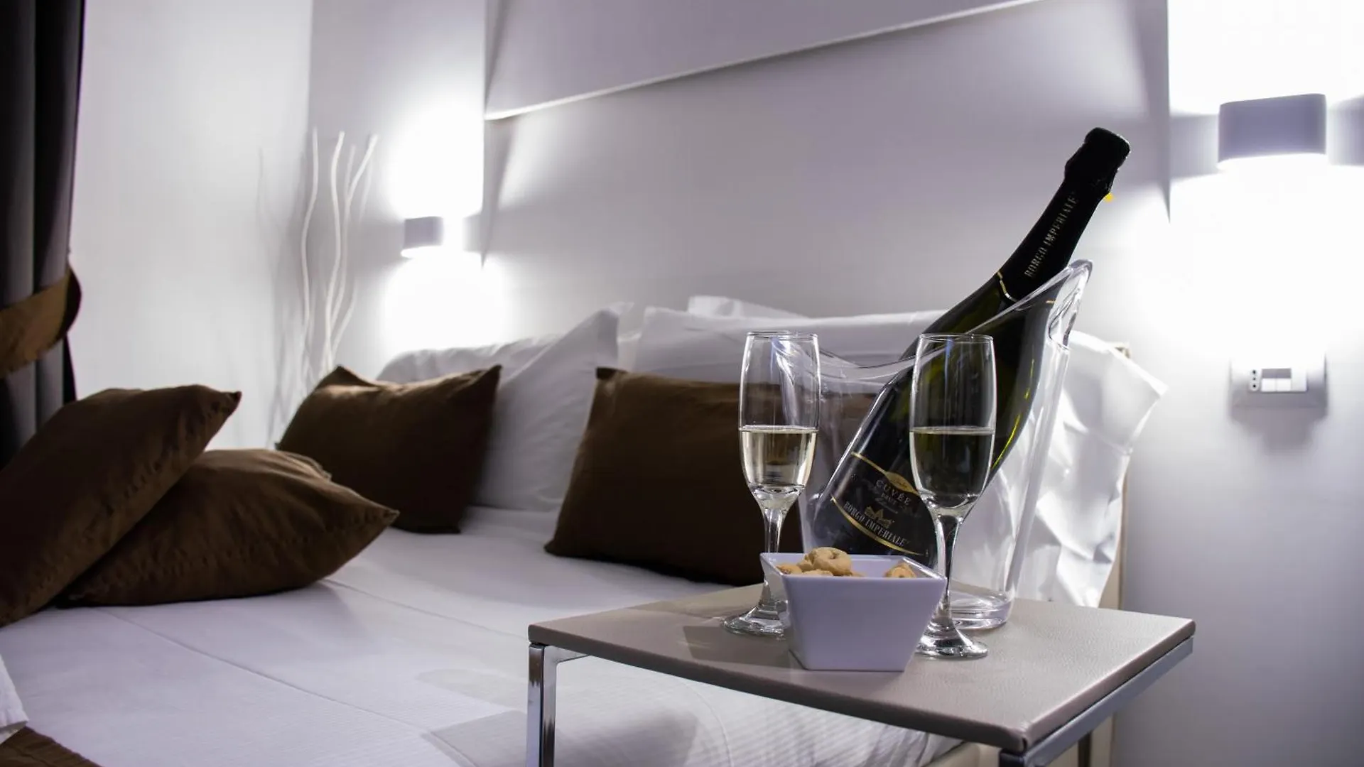 Bed & Breakfast Megaris Luxury Suite Rooms Neapel Italien