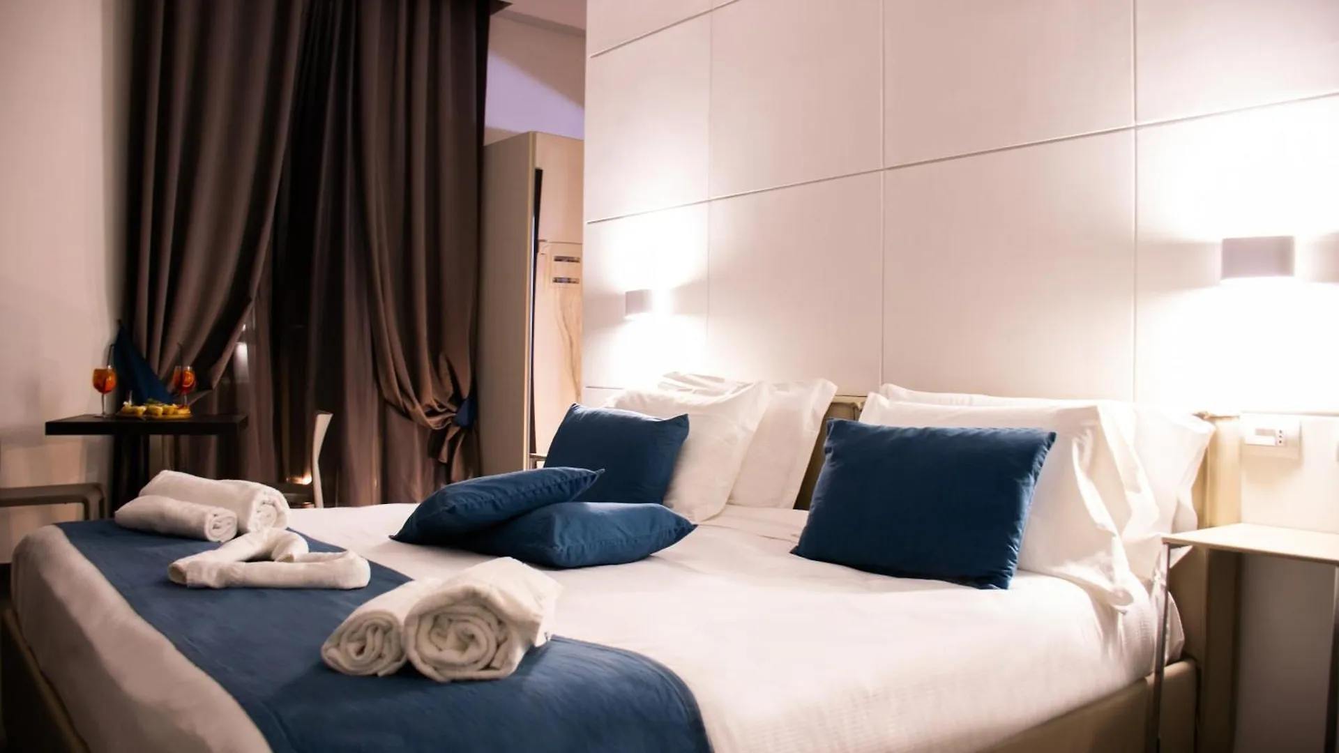 Megaris Luxury Suite Rooms Naples Italie