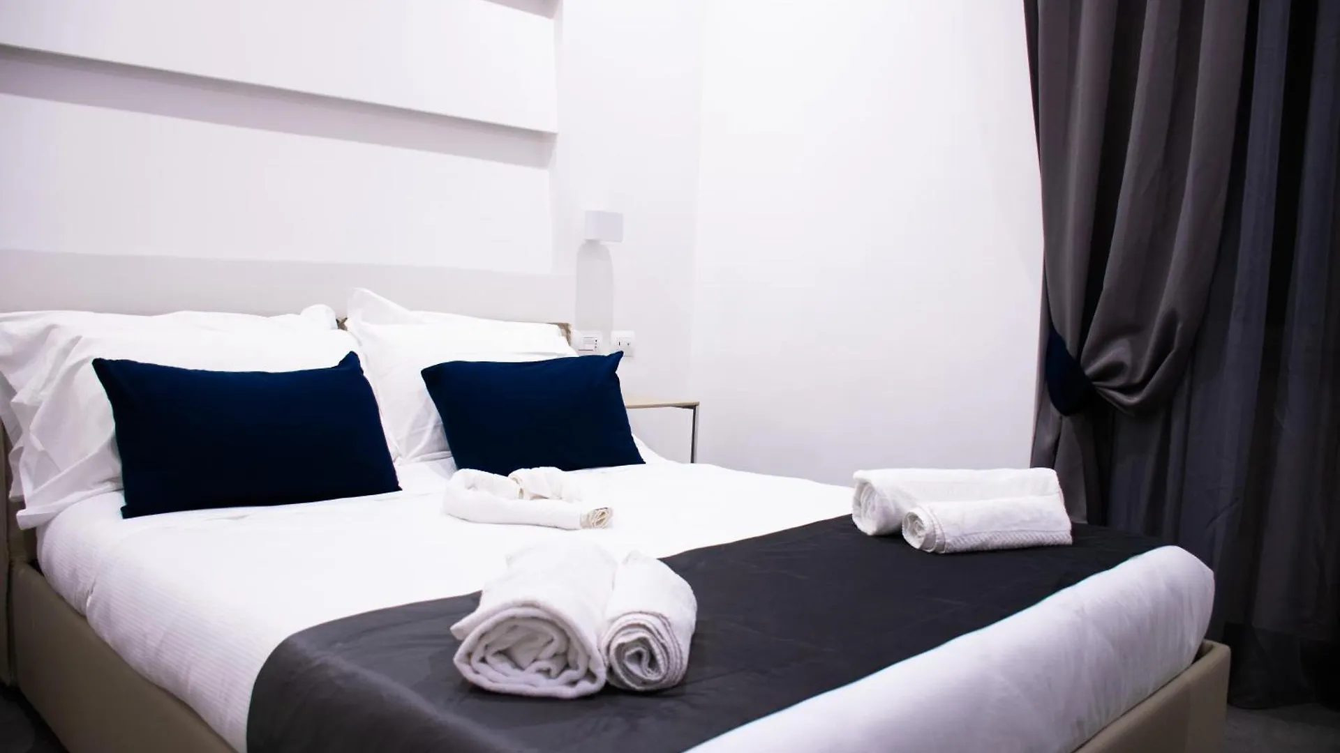 Couette-café Megaris Luxury Suite Rooms Naples